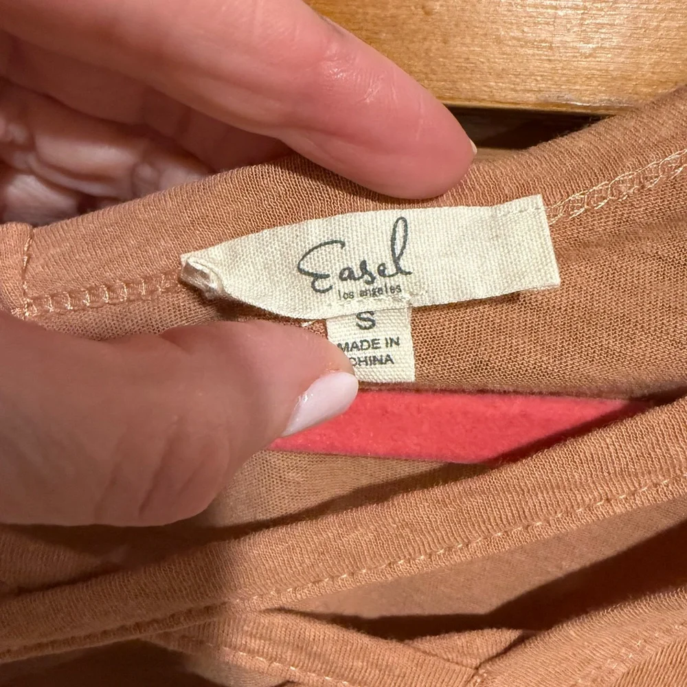 easel Crisscross V-Neck Long Sleeve Top in Mauve - Picture 3 of 3